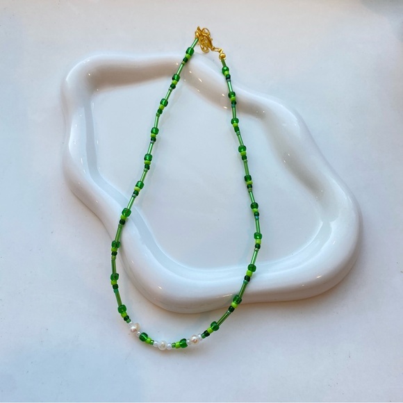 Handmade Jewelry - Handmade Elegant Green Beaded Necklace with Freshwater Pearls